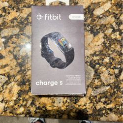 Fitbit “Charge 5”