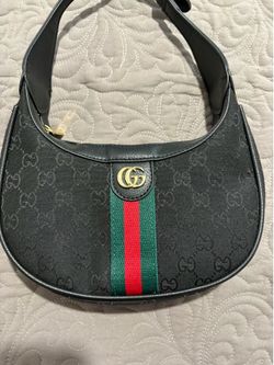 Moon purse with chain