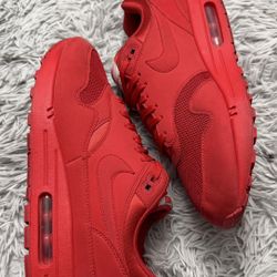 Size 11 Men’s Nike Air Max 1 Premium Tonal Pack Red 875844-600. 