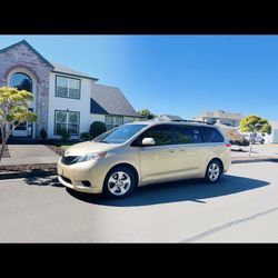 2011 Toyota Sienna