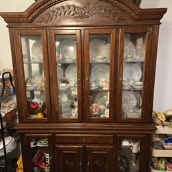 Traditional China Cabinet/Hutch 