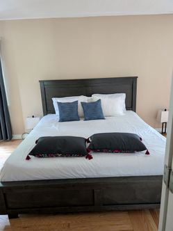 King size bed set