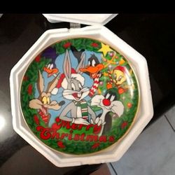 Looney Tunes Christmas Limited Edition Plate