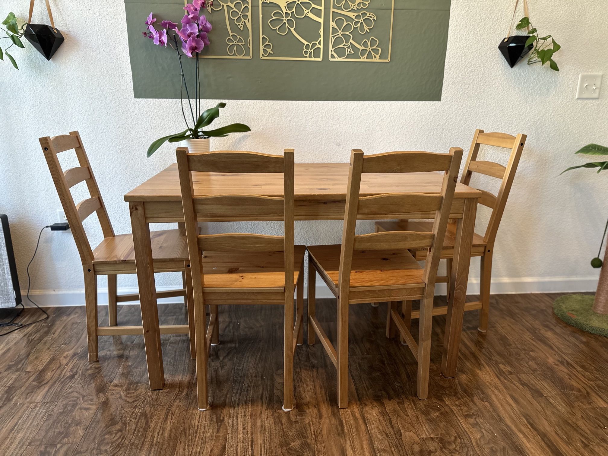 IKEA Dining Table With Chairs