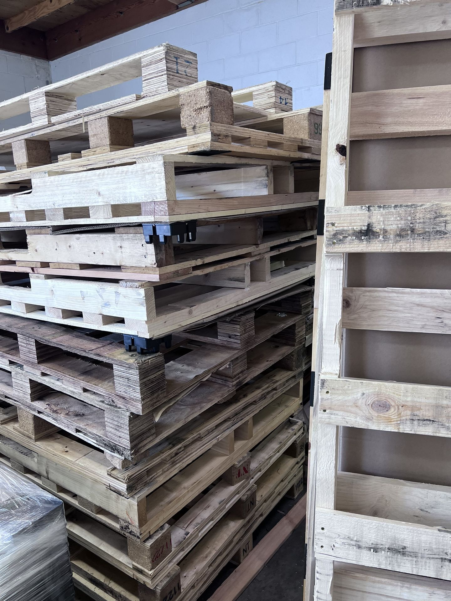 Free Pallets Located In Napa 3.5’ X 6.5’