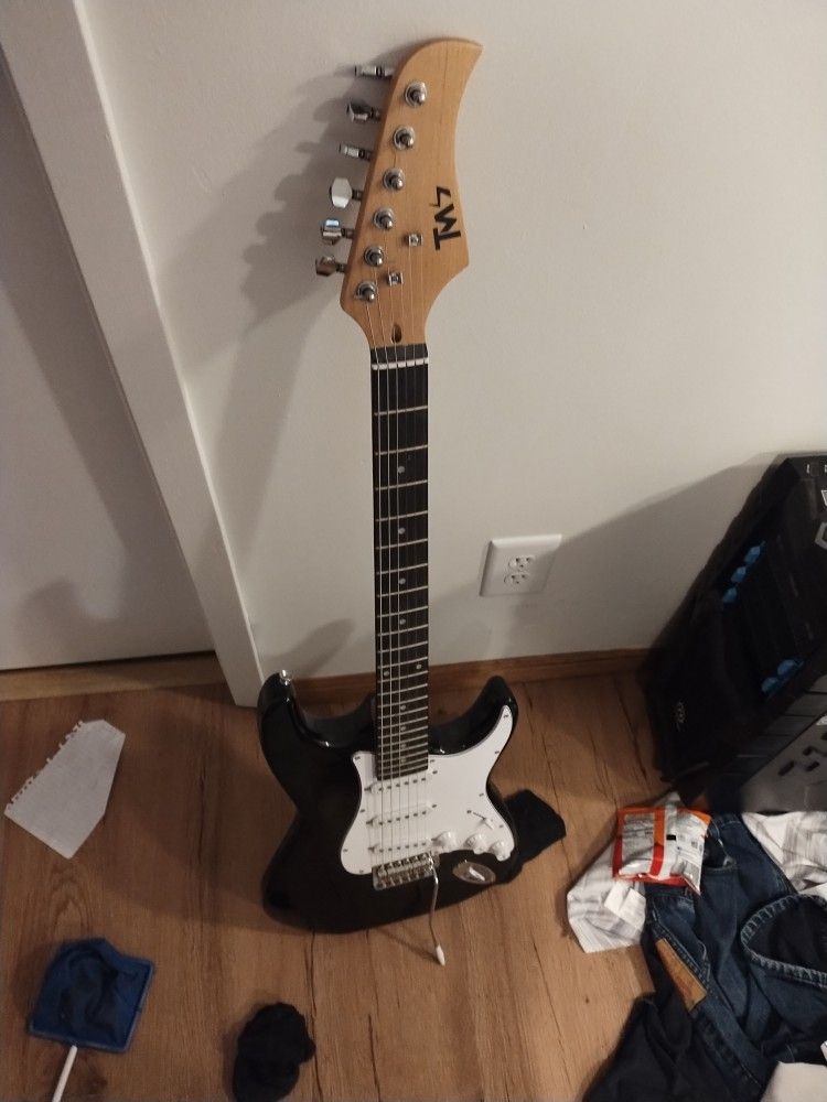 Beginner Full Size Strat Style Guitar