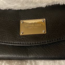 Michael Kors Wallet - Genuine Leather $40 Hanford Read description