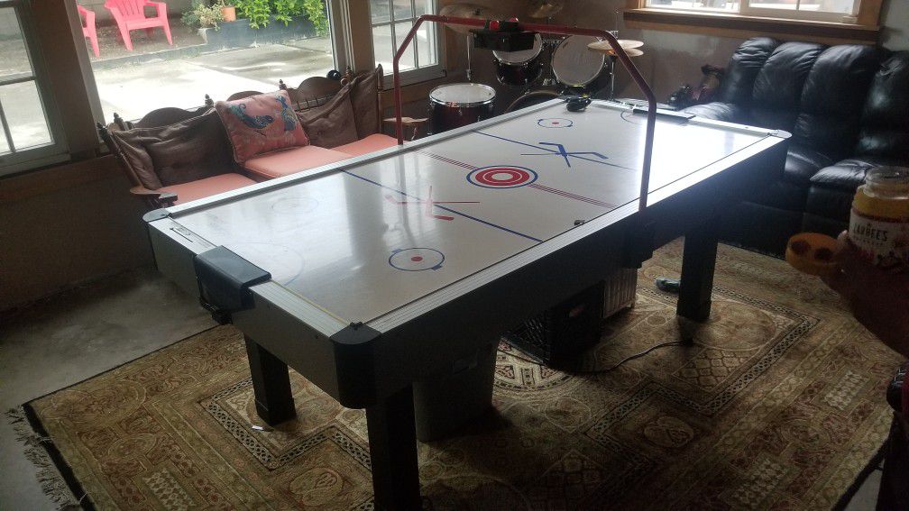 Carom sports air hockey table