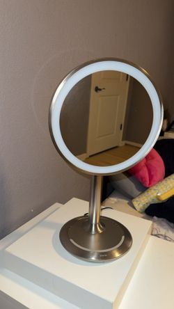 Vanity mirror