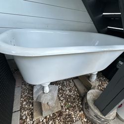 Bathtub - Vintage Claw Foot