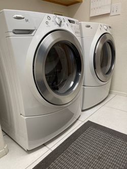 Front Load Washing Machine  And Dryer Matching Set Excellent Condition !!!!!