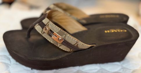 Authentic Coach Jaden style flip flops size 8