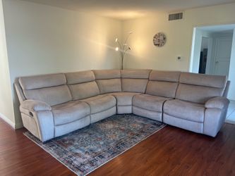 Jeromes Sectional Sofa