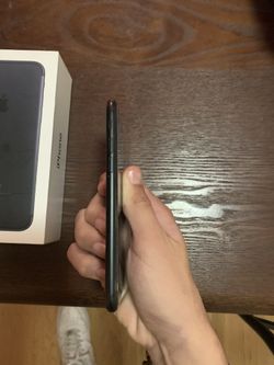 iPhone 7 good condition with box unlocked