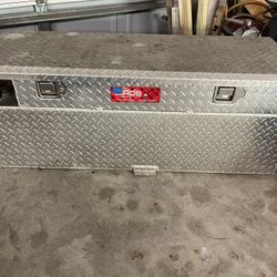 Truck Tool Box, With Fuel Tank RDS