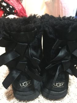 Uggs bows girls size 12