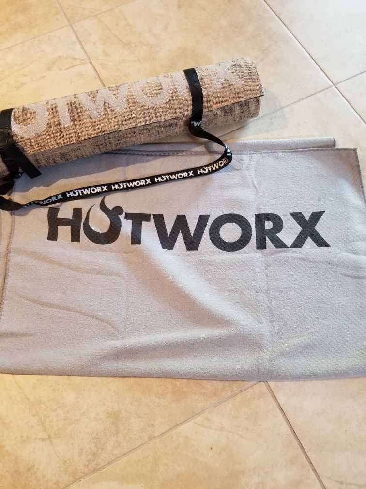 Hotworx yoga mat/towel
