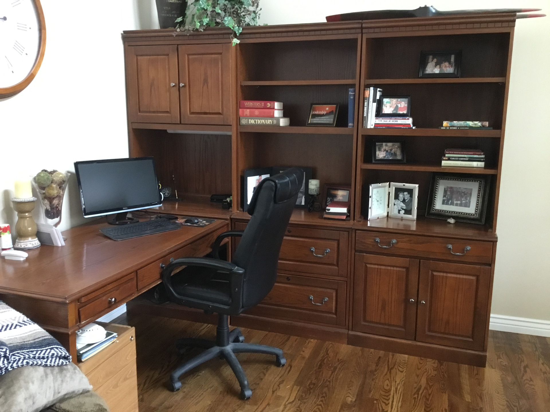 Office desk with 2 built in filing cabinet drawers and a fold out keyboard stand
