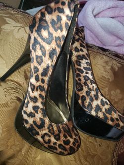 Leopard Stilleto heels sz 7.5 5in