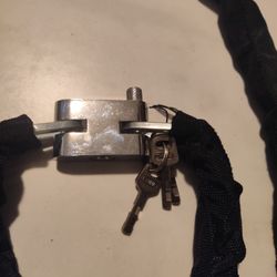 New 4 foot Covered Chain Lock and 3 Keys 