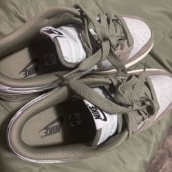 Clean nike shoes