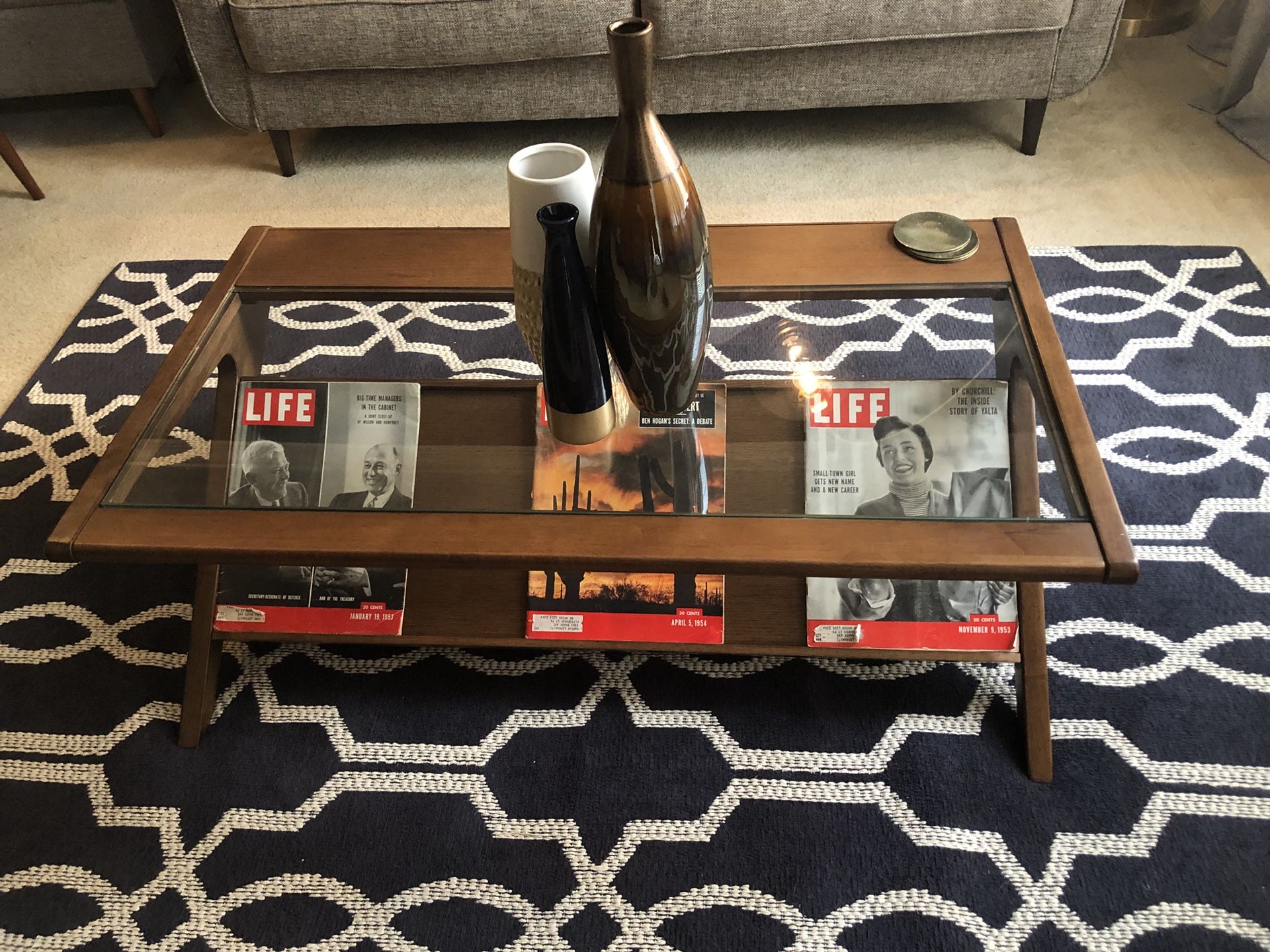 Raymour And Flanigan Soto Coffee Table For Sale In West Long Branch Nj Offerup