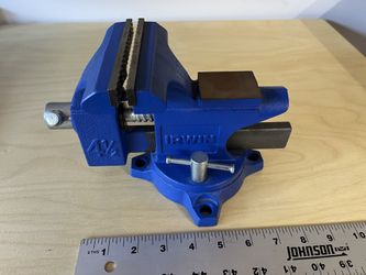 Irwin 4.5" Bench Vise (New)