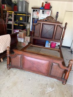 Bed frame queen size