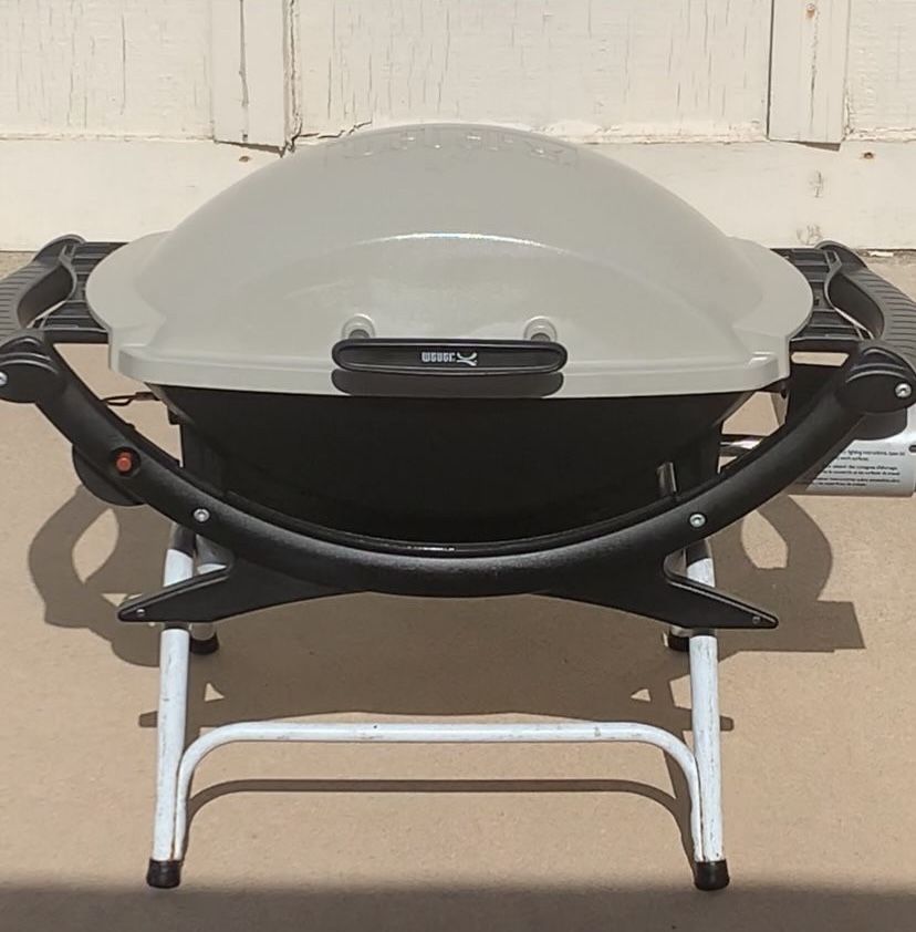 Weber Q 1000 Portable Camping Tailgating Grill