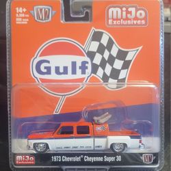 M2 MACHINES - ORANGE - 1973 CHEVY CHEYENNE SUPER 30 DUALLY GULF - MIJO USA