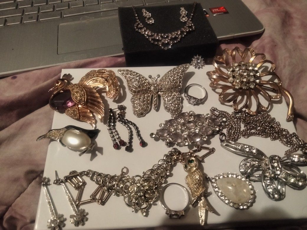 Vintage/Antique Chrystal Jewelry Lot