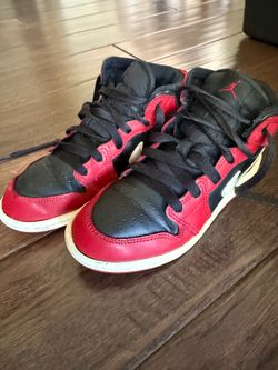 Kids Air Jordan 1 Mid - Size 13.5