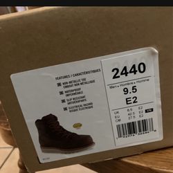 Red Wing 2440 Traction Tred Lite 9.5 Wide