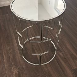 Silver mirror table