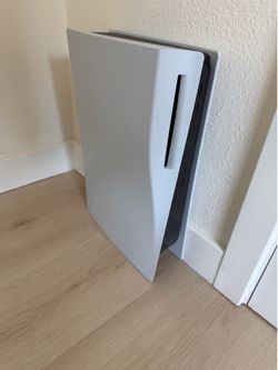 PS5 Disc Edition + 2 Controllers - Works Perfect