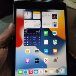 Apple iPad Mini 5 64GB WiFi Only in Excellent condition. Comes with Charger.