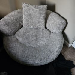 Large Beanbag Chair With Throw Pillow
