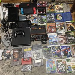 Very big video game lot: Nintendo switch, Nintendo Wii U , ps4, external hard drive, games and a lot