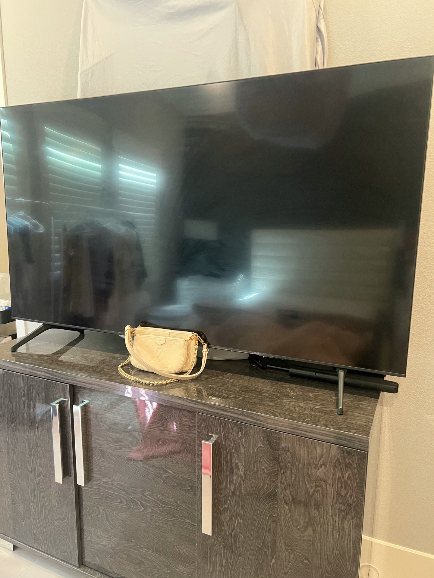 Samsumg 70’ BIG TV