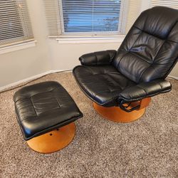 Monterey Furniture Black Leather reclining chair
