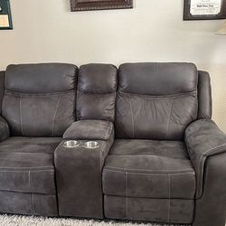 Electric Recliners Sofa With Charging Unit