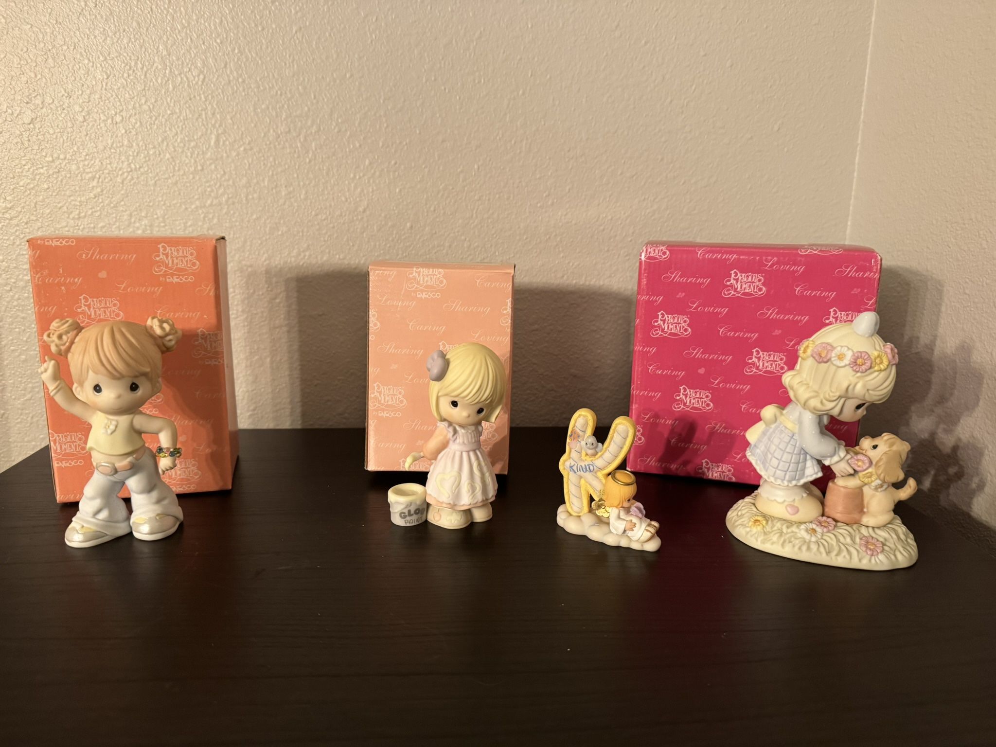 Precious Moments Girl set- in EUC!