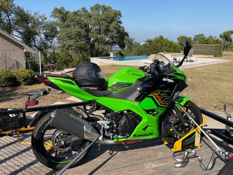 2023 Green ninja Kawasaki motorcycle