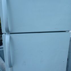 Refrigerator top Freezer Excellente Working Condition 