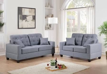 Living room set of 2 ( sofa loveseat) 4 pillows