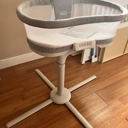 Halo Bassinet and Diaper Genie