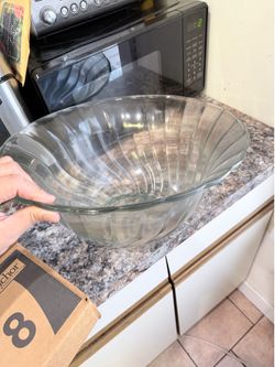 Punch bowl & 8 cups
