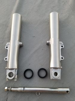 HARLEY SHOWA BOTTOM LEGS 41MM AND 1" AXLE