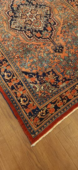 Handmade Oriental Rug Persian Sarouk  .
