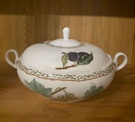Noritake Primachina "Royal Orchard" Covered Vegetable Bowl / Casserole Dish — Japan
